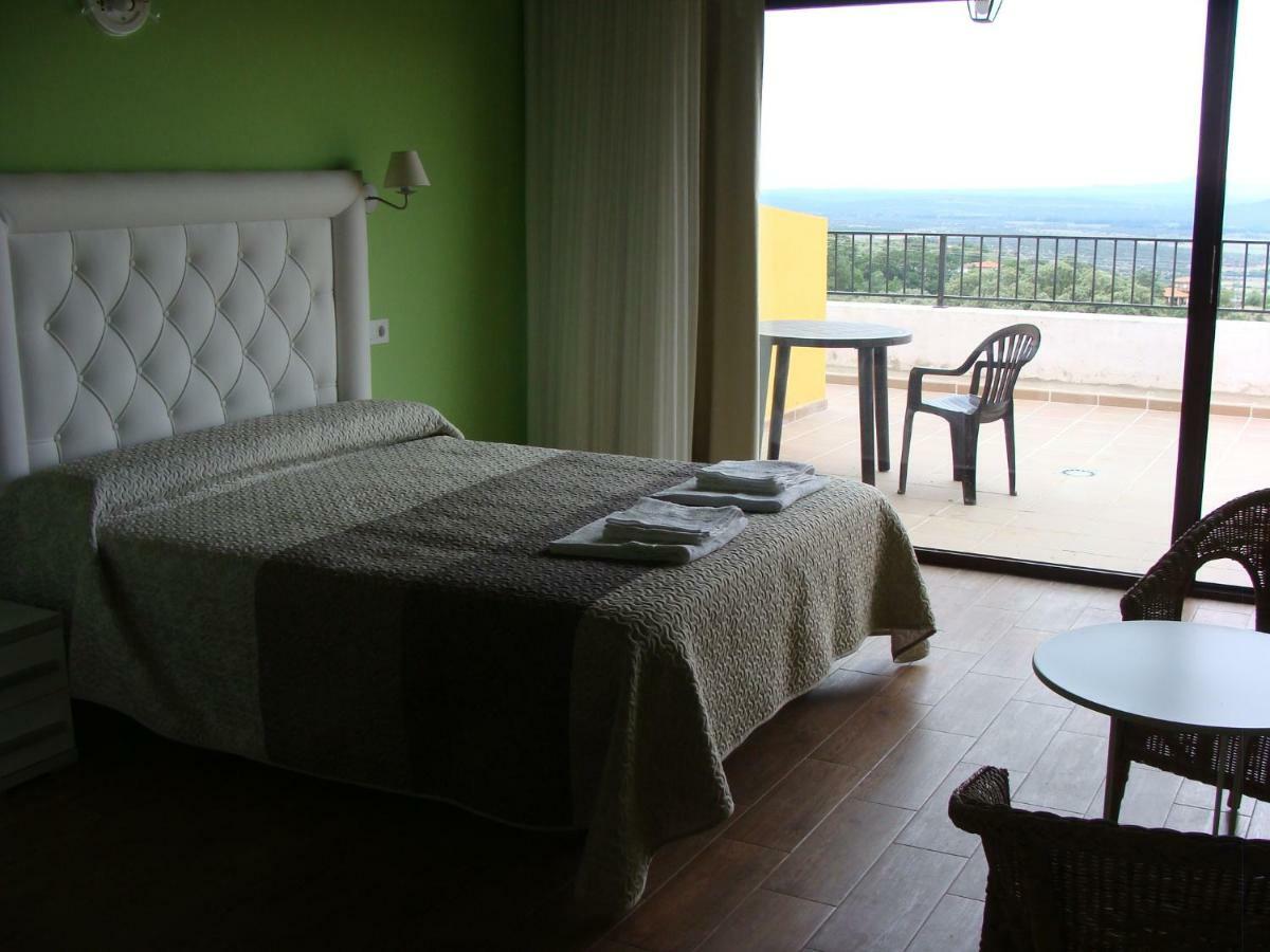Apartamentos Rurales Manolo Casas del Monte エクステリア 写真