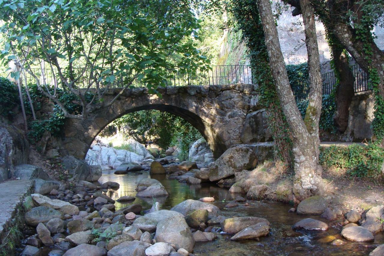 Apartamentos Rurales Manolo Casas del Monte エクステリア 写真